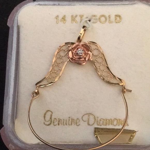 Jewelry - ♦️14K Gold charm holder NWT♦️